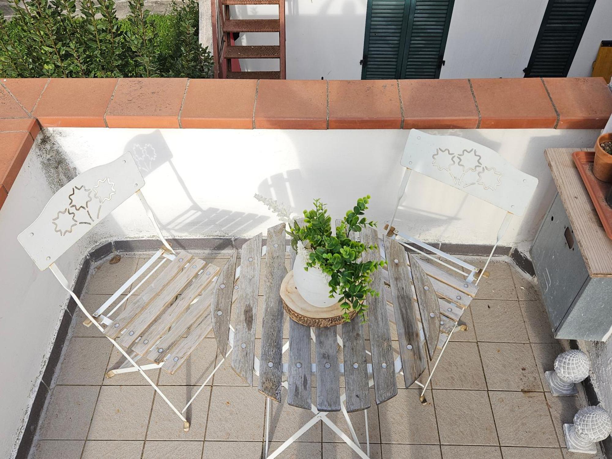 La Casetta Bilocale Centrale Con Terrazza Parkfree Wifi Minipc Ps4 Ac Iesi Exterior photo